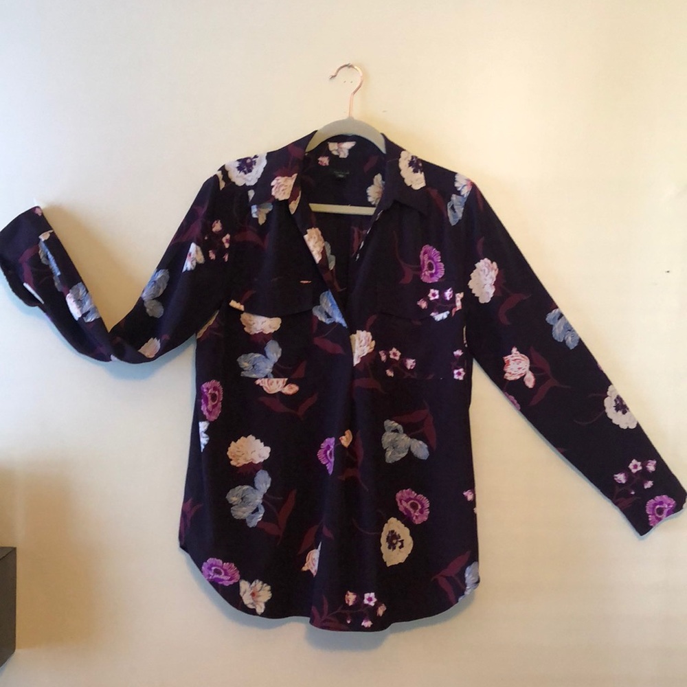 Ann Taylor Boise with V Neckline